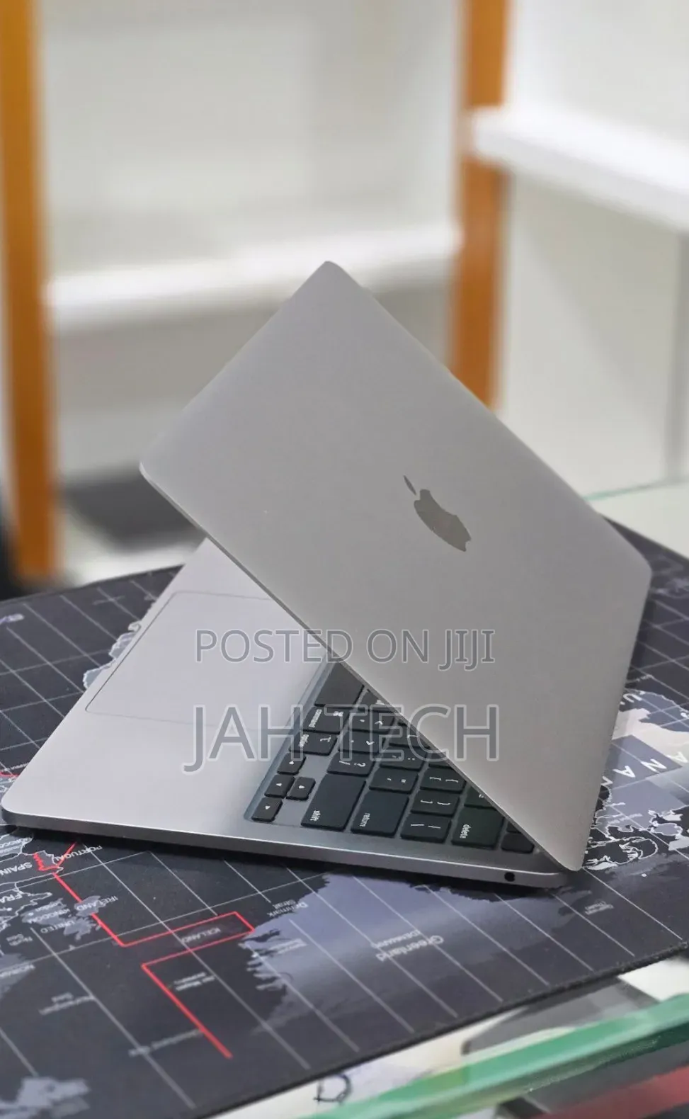 New Laptop Apple MacBook Pro 2022 M2 16GB Apple M2 SSD 512GB