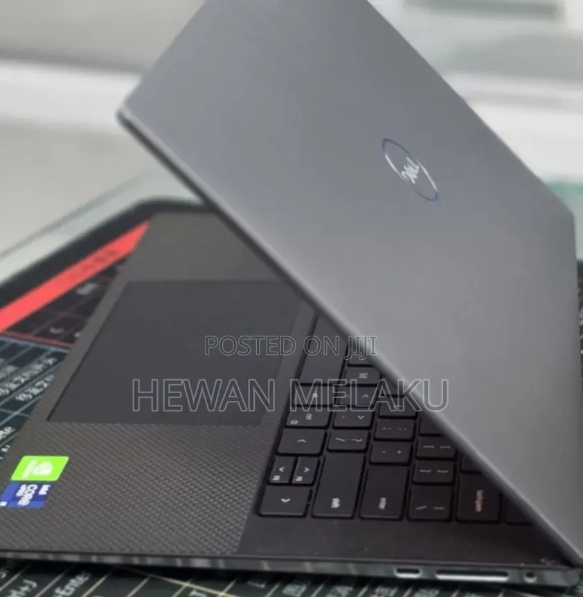 New Laptop Dell Precision 5560 16GB Intel Core i9 SSD 512GB