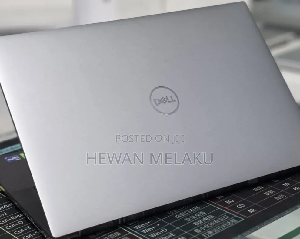 New Laptop Dell Precision 5560 16GB Intel Core i9 SSD 512GB