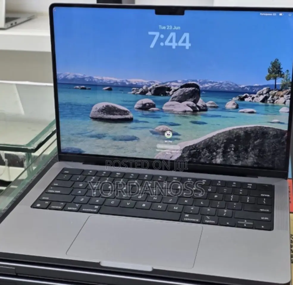 New Laptop Apple MacBook Pro 2021 M1 32GB Apple M1 Pro SSD 512GB