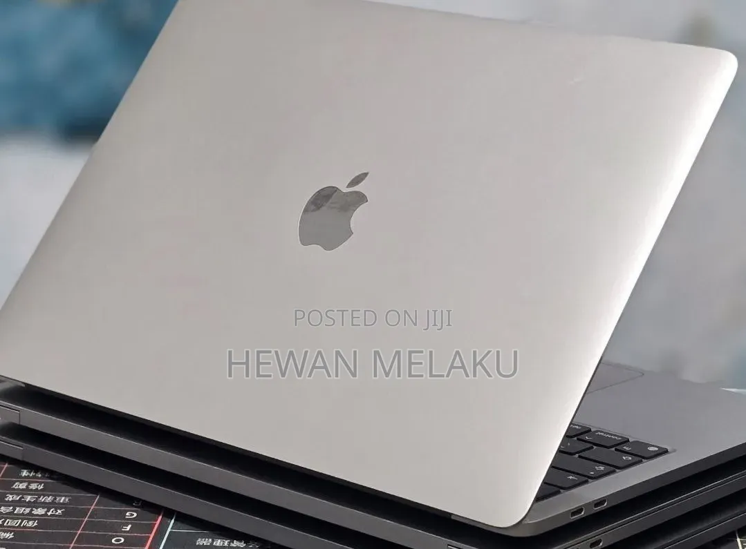 New Laptop Apple MacBook Pro 2020 M1 8GB Apple M1 SSD 512GB