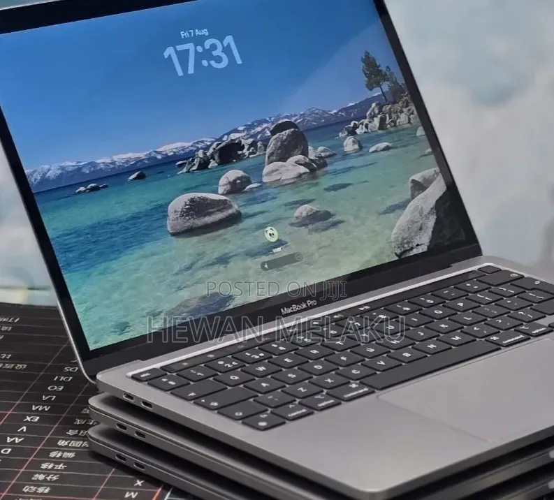 New Laptop Apple MacBook Pro 2020 M1 8GB Apple M1 SSD 512GB