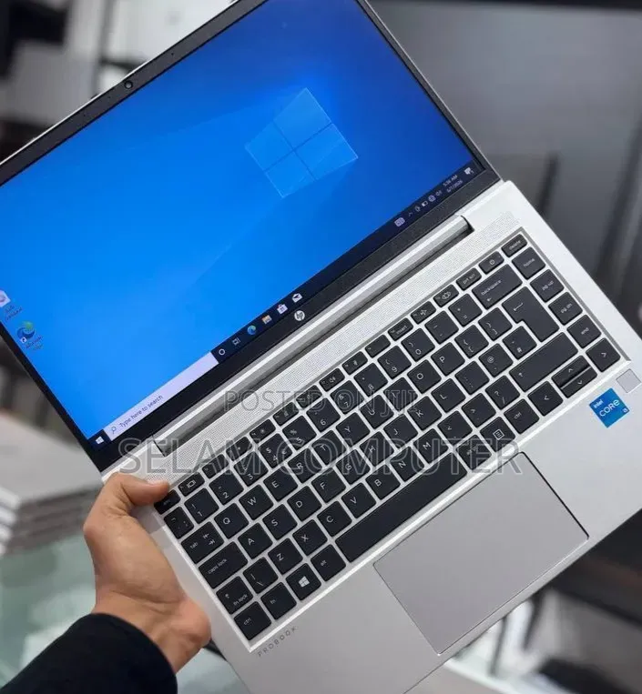 New Laptop HP ProBook 440 G10 8GB Intel Core i3 SSD 256GB