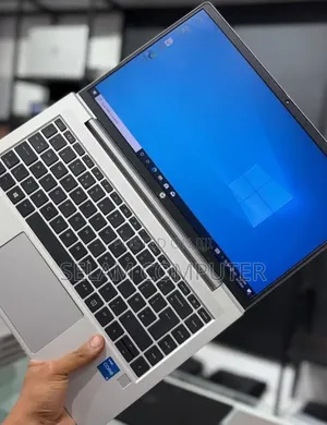 New Laptop HP ProBook 440 G10 8GB Intel Core i3 SSD 256GB