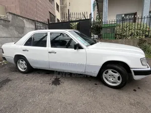 Mercedes-Benz 230E 1989 White