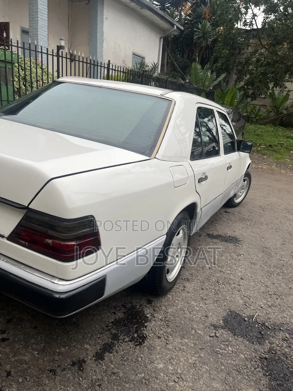 Mercedes-Benz 230E 1989 White