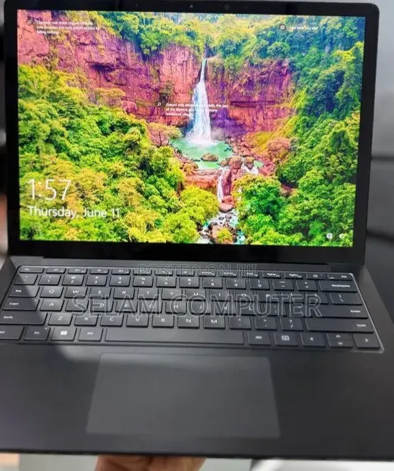 New Laptop Microsoft Surface 16GB Intel Core i7 SSD 512GB