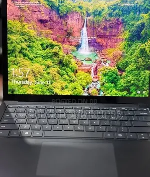 New Laptop Microsoft Surface 16GB Intel Core i7 SSD 512GB