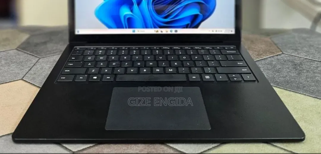 New Laptop Microsoft Surface Laptop 4 16GB Intel Core i7 SSD 512GB