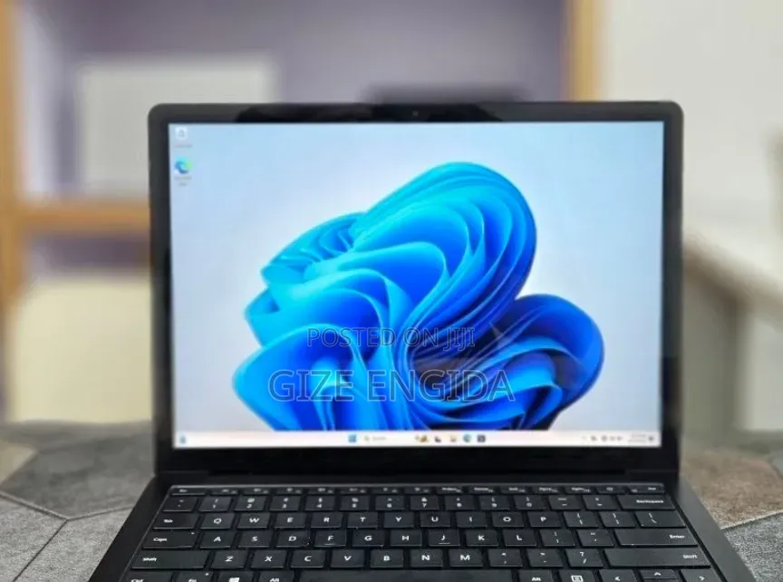 New Laptop Microsoft Surface Laptop 4 16GB Intel Core i7 SSD 512GB