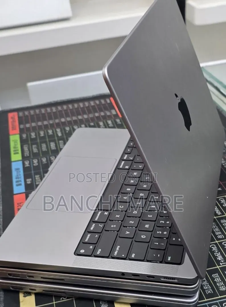 New Laptop Apple MacBook Pro 2021 M1 32GB Apple M1 SSD 512GB