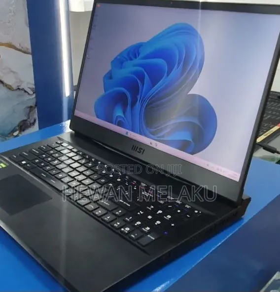 New Laptop MSI GP75 Leopard 16GB Intel Core i7 SSD 1T