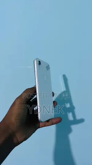 Apple iPhone XR 64 GB White