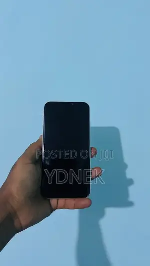Apple iPhone XR 64 GB White