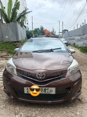 Toyota Yaris 2012 Brown