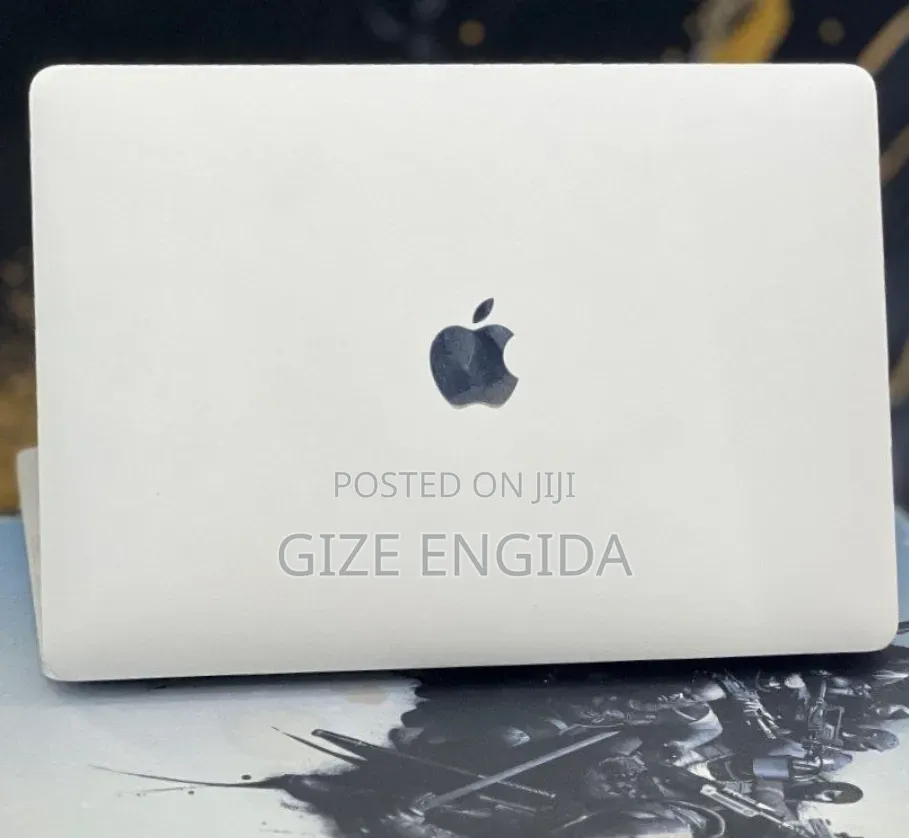 New Laptop Apple MacBook Pro 2022 M2 8GB Apple M2 SSD 512GB