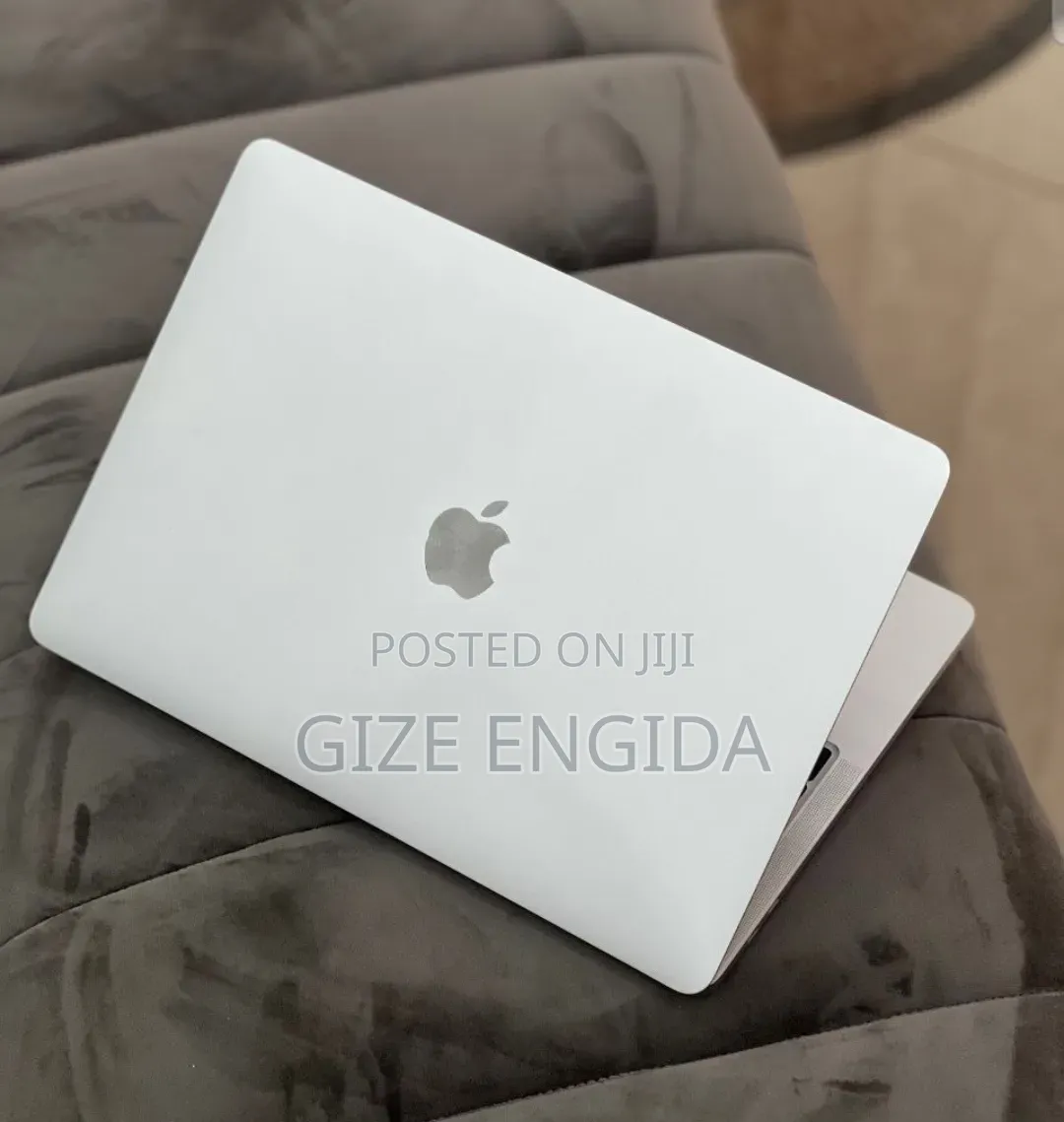 New Laptop Apple MacBook Pro 2022 M2 8GB Apple M2 SSD 512GB