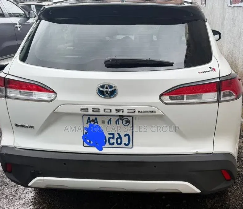 Toyota Corolla 2024 White