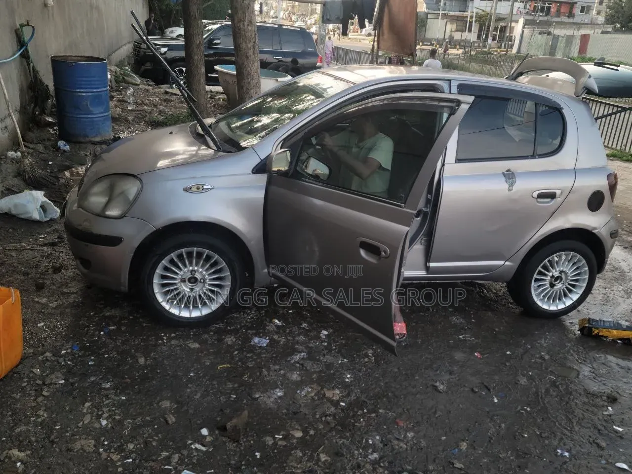 Toyota Vitz 2004 Gray