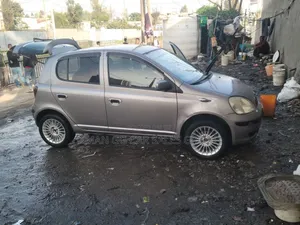 Toyota Vitz 2004 Gray
