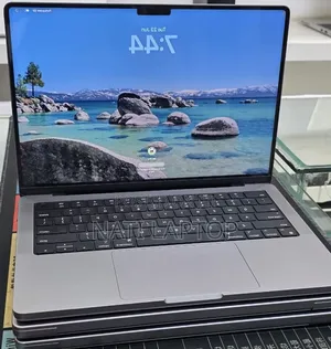 New Laptop Apple MacBook Pro 2021 M1 32GB Apple M1 Pro SSD 512GB