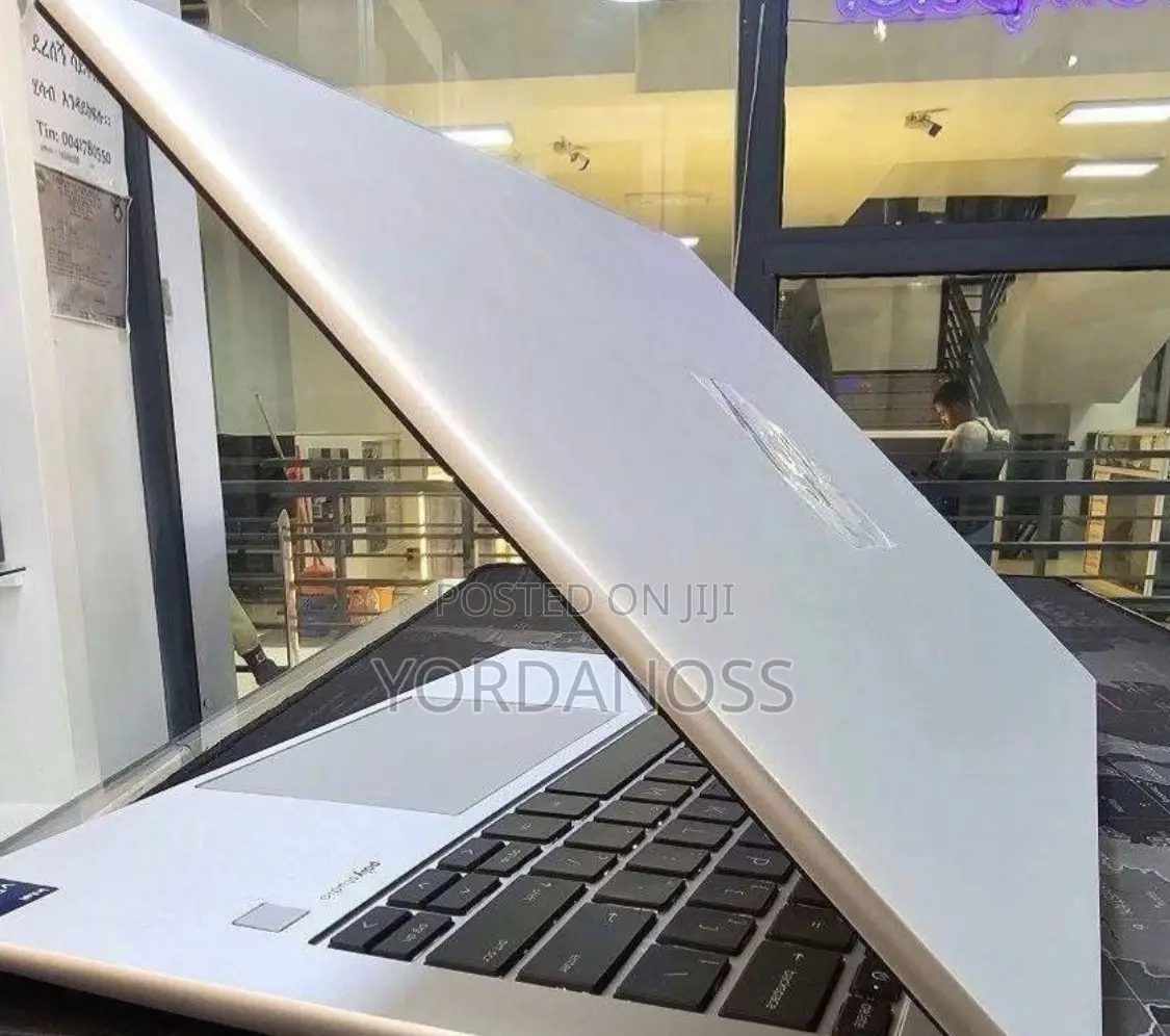 New Laptop HP EliteBook 840 G10 16GB Intel Core i7 SSD 512GB