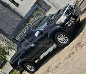 Toyota Hilux 2014 Black
