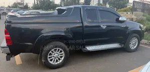 Toyota Hilux 2014 Black