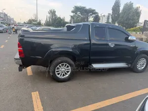 Toyota Hilux 2014 Black