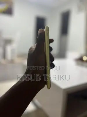 Apple iPhone 11 128 GB Yellow