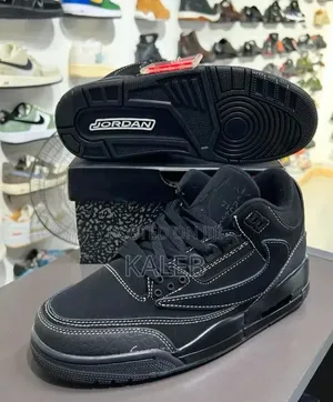 Jordan 3 Travis Scott