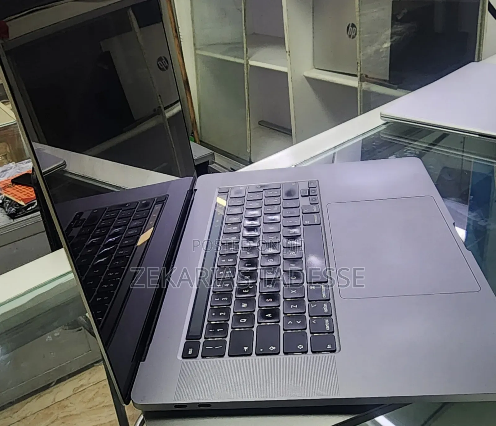 New Laptop Apple MacBook Pro 2019 16GB Intel Core i7 SSD 512GB