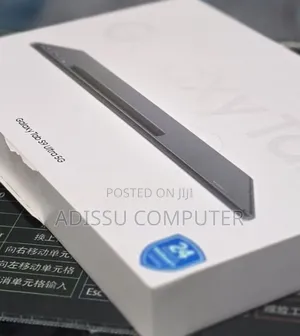 New Laptop Samsung Galaxy Book4 12GB Intel Core i7 SSD 256GB