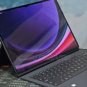New Laptop Samsung Galaxy Book4 12GB Intel Core i7 SSD 256GB