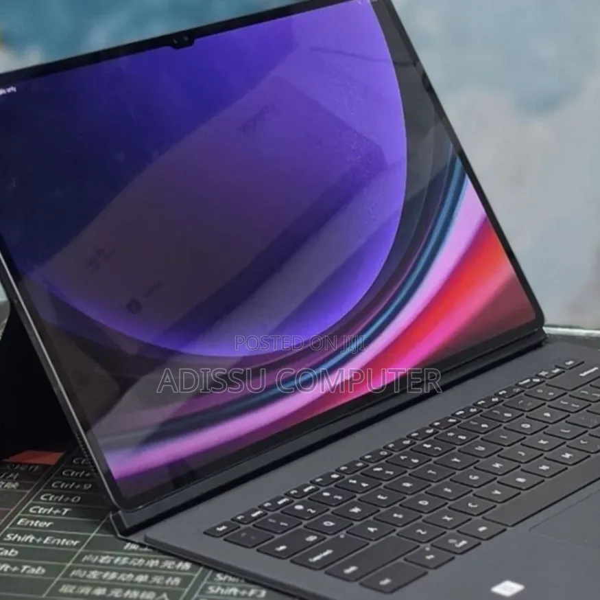 New Laptop Samsung Galaxy Book4 12GB Intel Core i7 SSD 256GB
