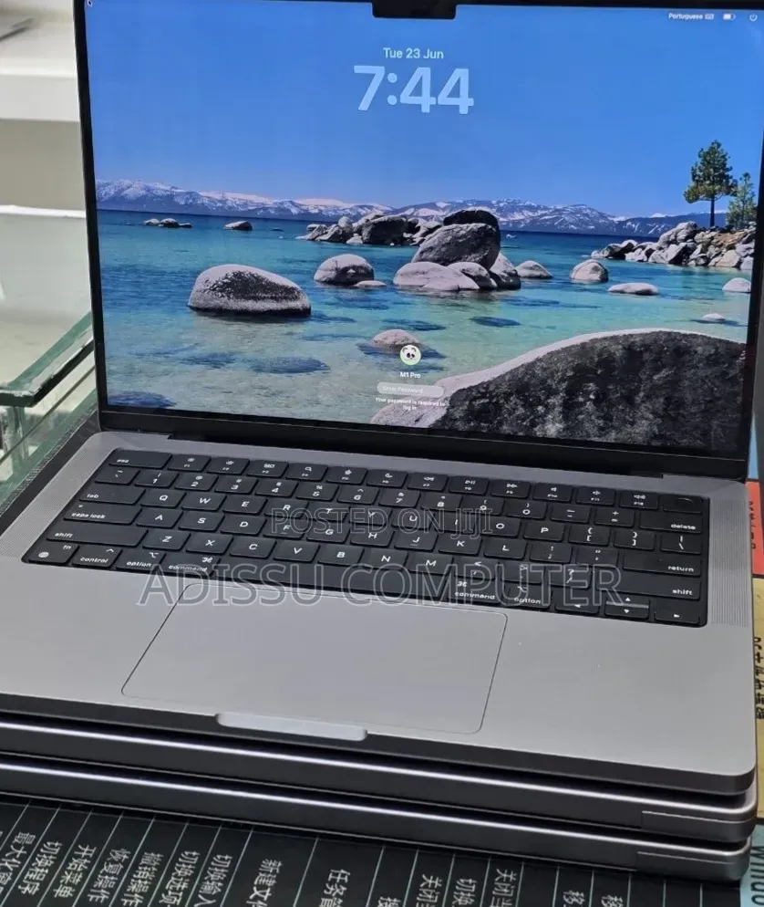 New Laptop Apple MacBook Pro 2021 M1 32GB Apple M1 Pro SSD 512GB