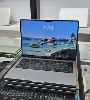 New Laptop Apple MacBook Pro 2021 M1 32GB Apple M1 Pro SSD 512GB