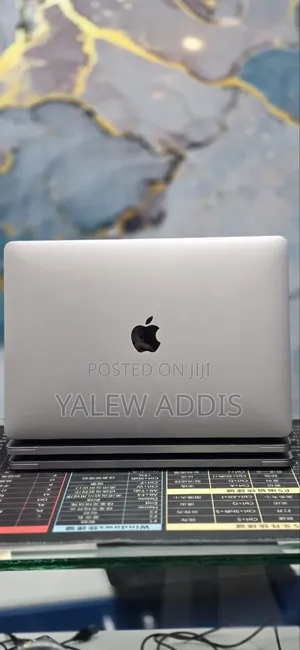 New Laptop Apple MacBook Pro 2020 M1 8GB Apple M1 SSD 512GB
