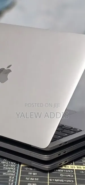 New Laptop Apple MacBook Pro 2020 M1 8GB Apple M1 SSD 512GB