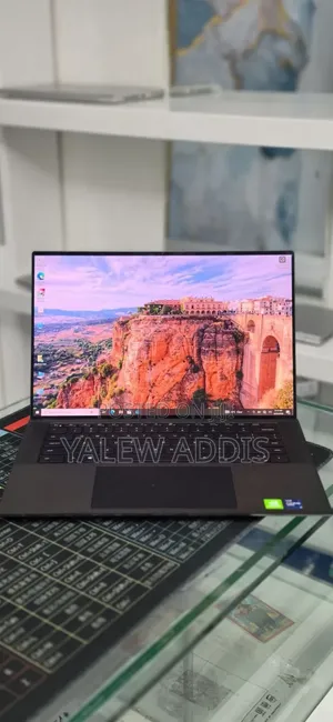New Laptop Dell Precision 5560 16GB Intel Core i9 SSD 512GB