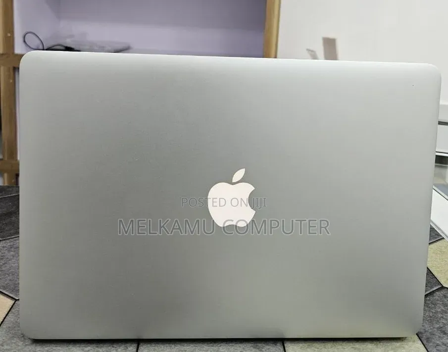 New Laptop Apple MacBook Air 2017 8GB Intel Core i5 SSD 256GB