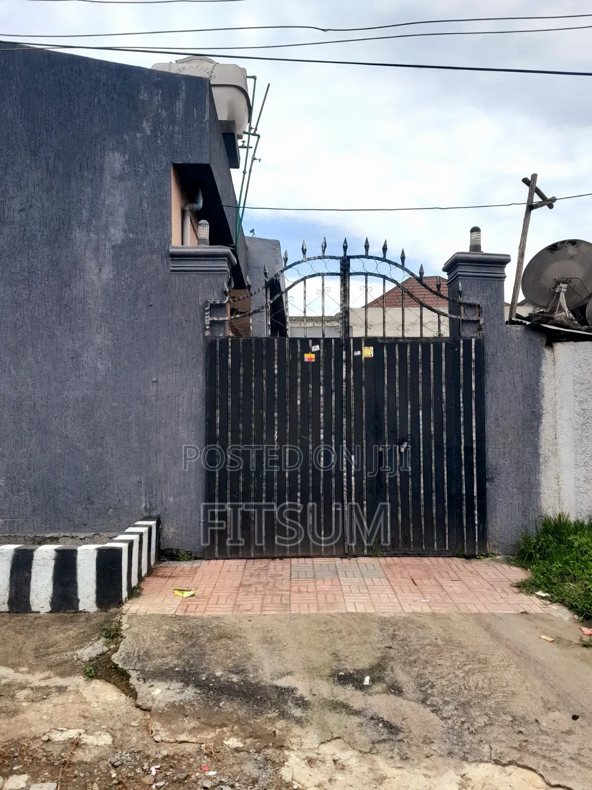 2bdrm House in Summit, Bole for sale