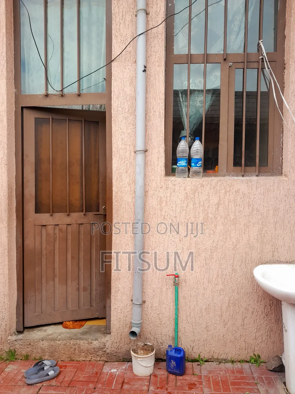 2bdrm House in Summit, Bole for sale