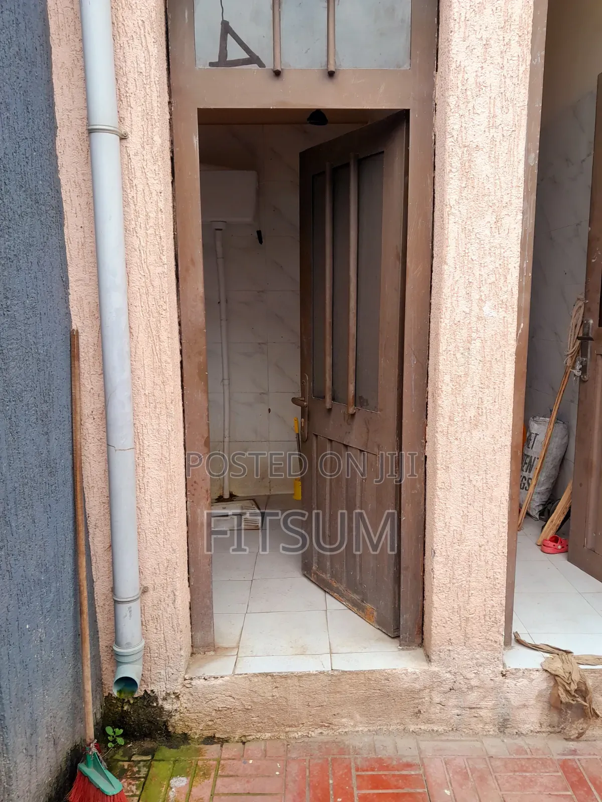 2bdrm House in Summit, Bole for sale