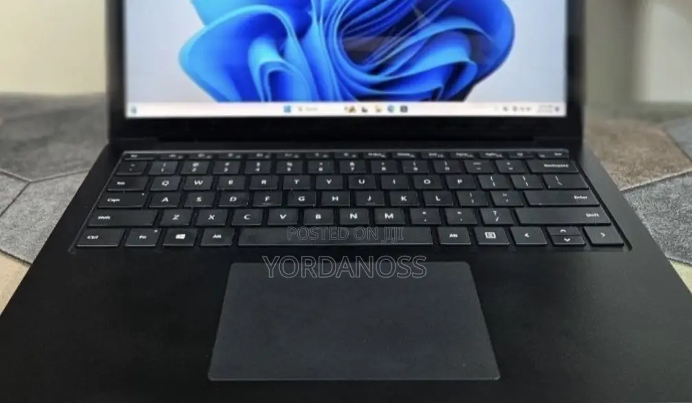 New Laptop Microsoft Surface Laptop 4 16GB Intel Core i7 SSD 512GB