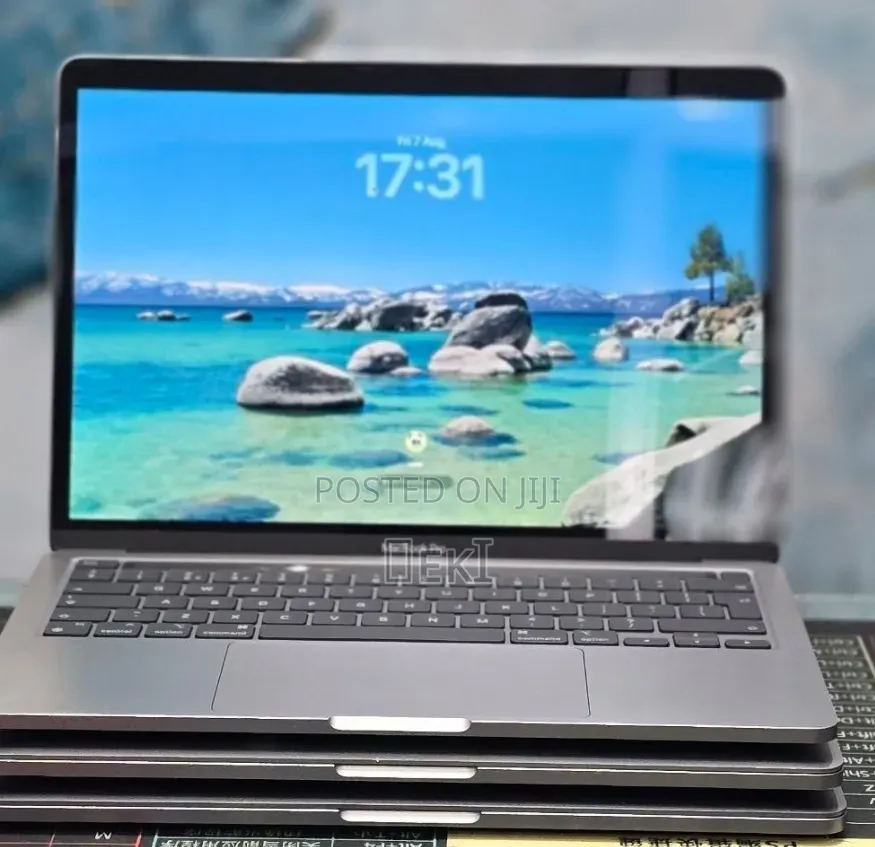 New Laptop Apple MacBook Pro 2020 M1 8GB Apple M1 SSD 512GB