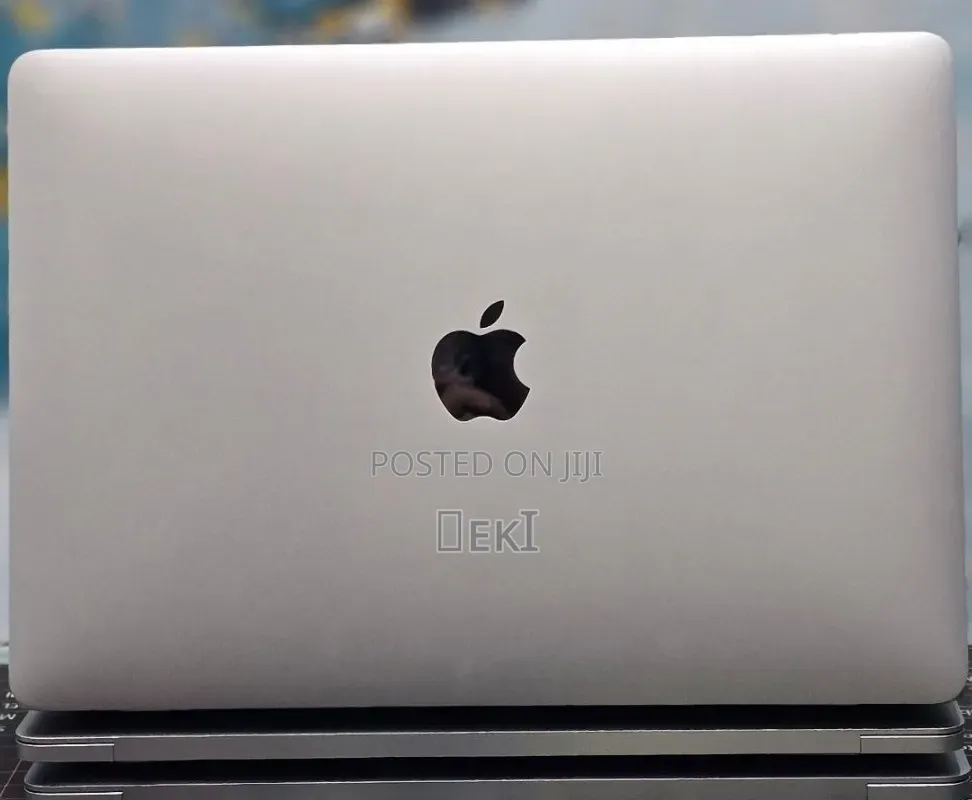 New Laptop Apple MacBook Pro 2020 M1 8GB Apple M1 SSD 512GB