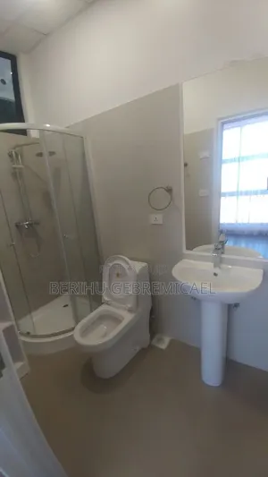 3bdrm Villa in አዲሱ ገበያ, Gullele for rent