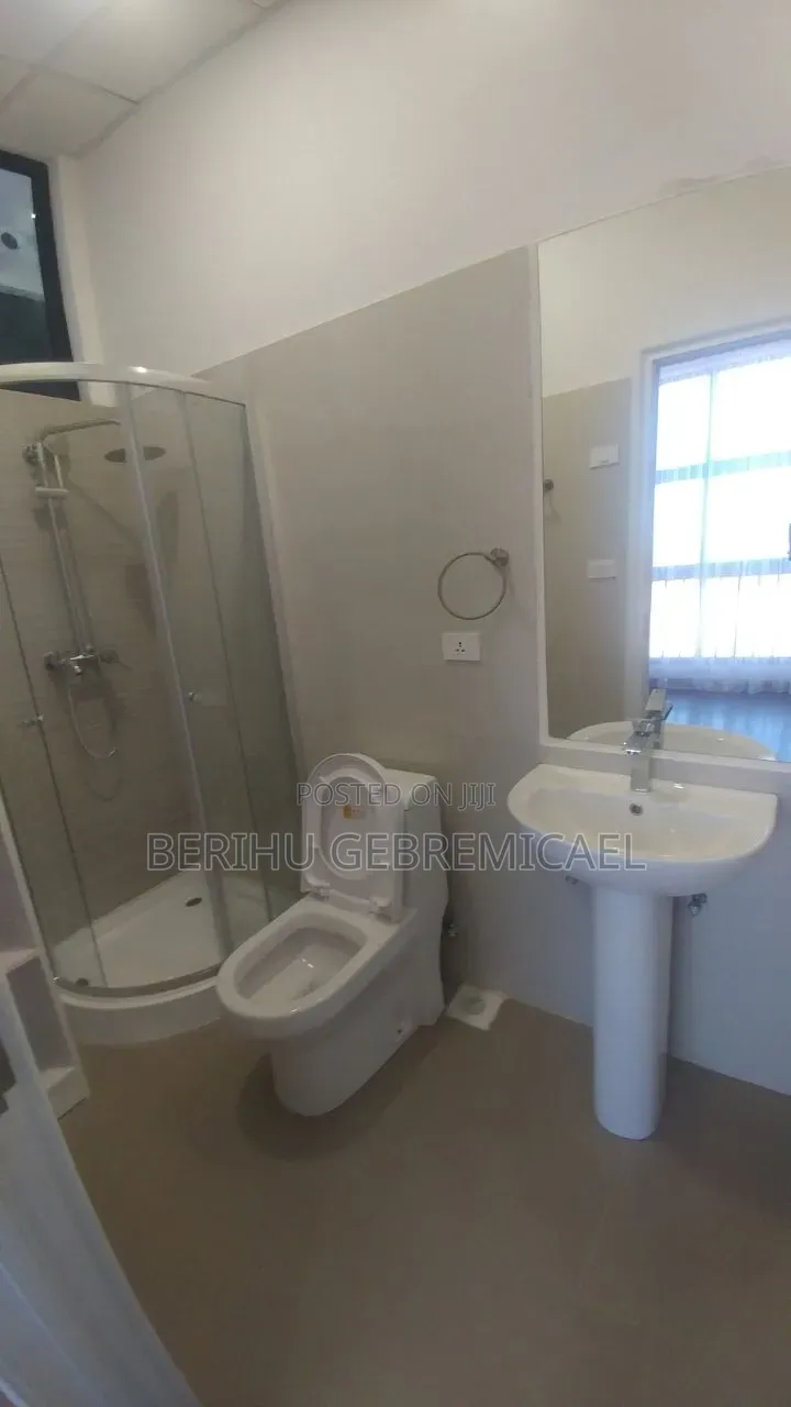 3bdrm Villa in አዲሱ ገበያ, Gullele for rent