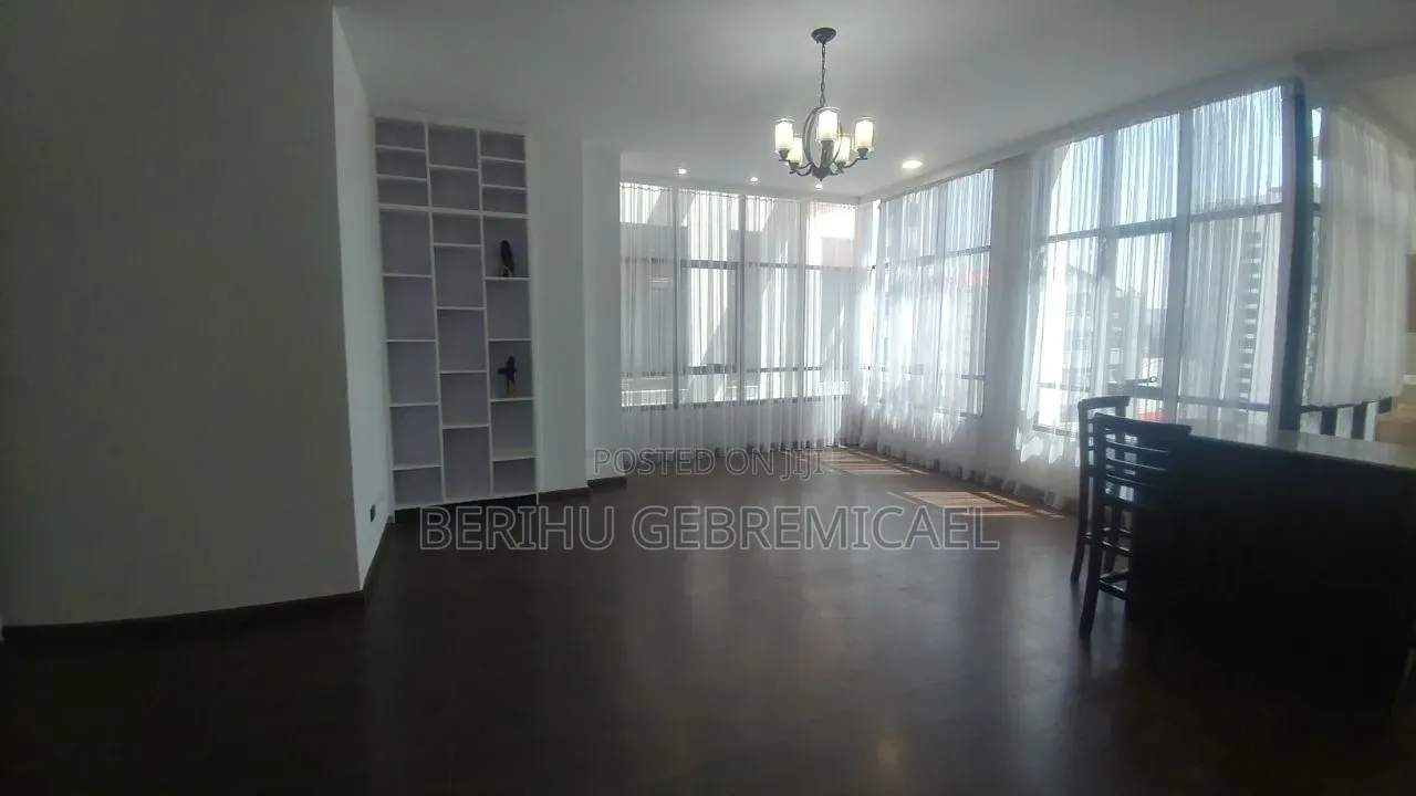 3bdrm Villa in አዲሱ ገበያ, Gullele for rent